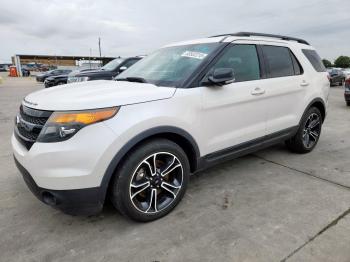  Salvage Ford Explorer