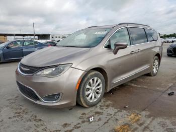 Salvage Chrysler Pacifica