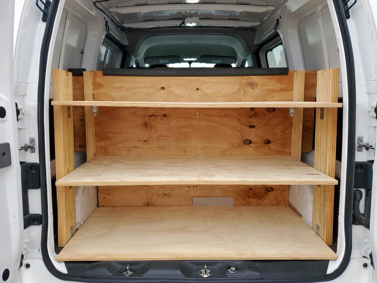 Nissan Nv 2.5s Image 10