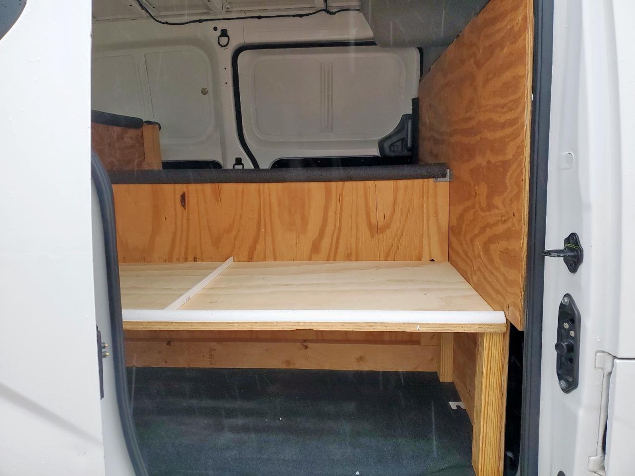 Nissan Nv 2.5s Image 13