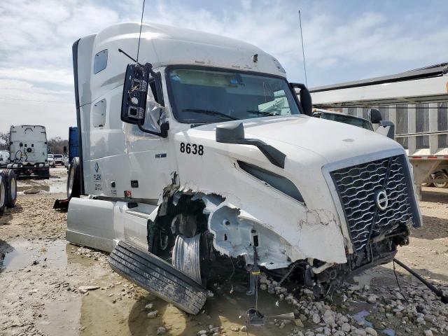  Salvage Volvo Vnl