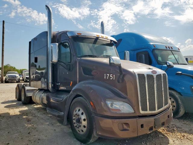  Salvage Peterbilt 579