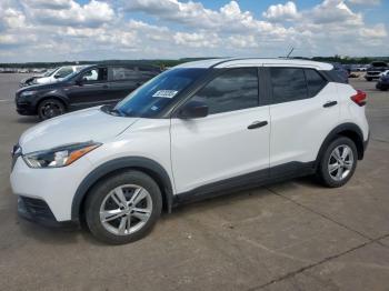  Salvage Nissan Kicks