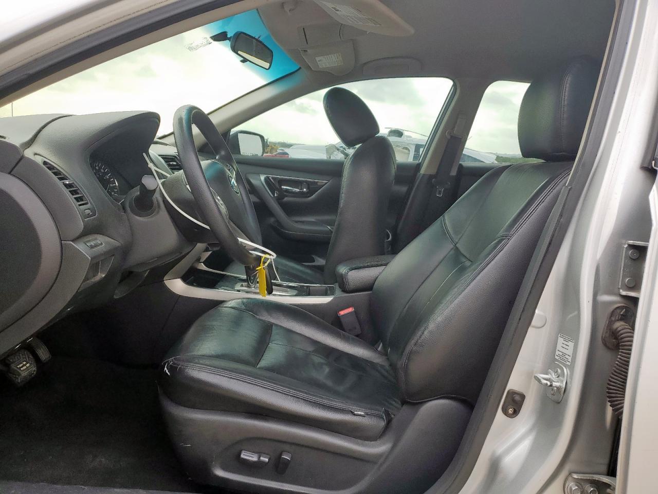 Nissan Altima 2.5 Image 4