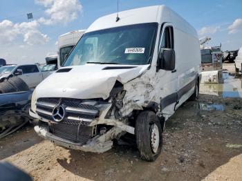  Salvage Mercedes-Benz Sprinter
