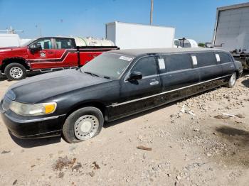  Salvage Lincoln Towncar