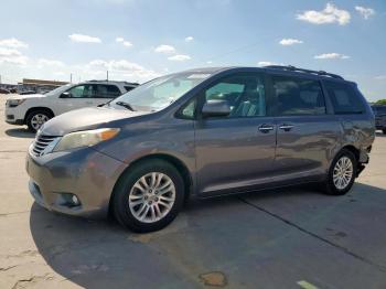  Salvage Toyota Sienna