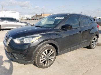  Salvage Nissan Kicks