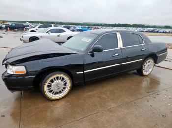  Salvage Lincoln Towncar