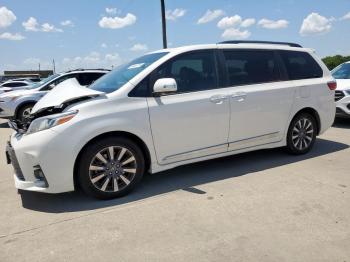  Salvage Toyota Sienna