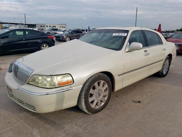  Salvage Lincoln Towncar