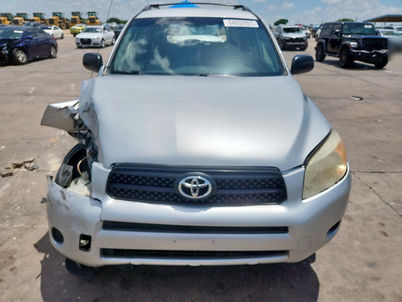 Toyota RAV4 Image 3