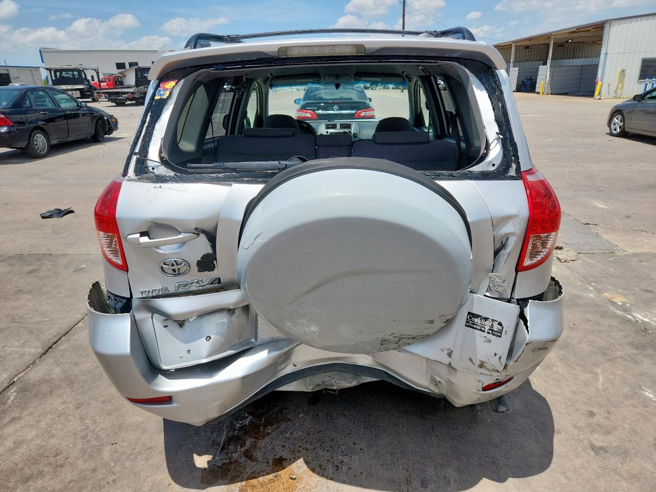 Toyota RAV4 Image 12