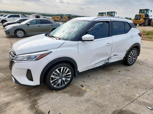  Salvage Nissan Kicks
