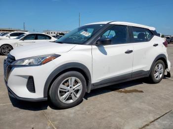  Salvage Nissan Kicks