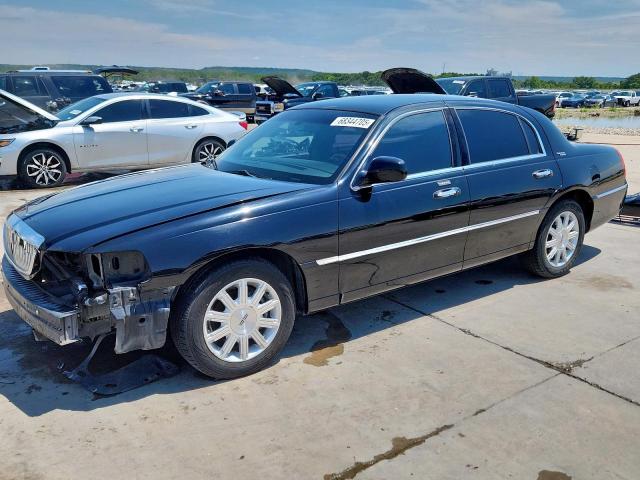  Salvage Lincoln Towncar