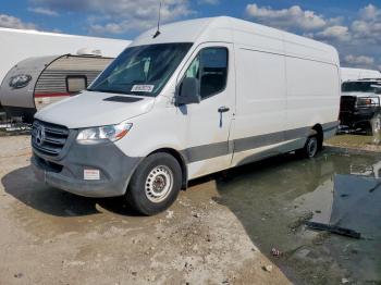  Salvage Mercedes-Benz Sprinter