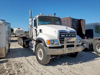  Salvage Mack 700 Cv700