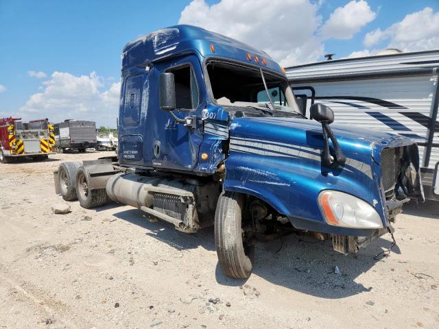  Salvage Freightliner Cascadia 1