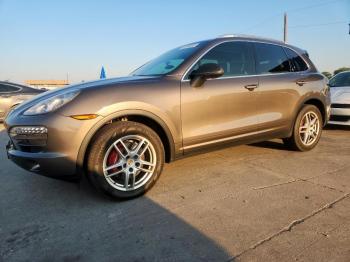  Salvage Porsche Cayenne