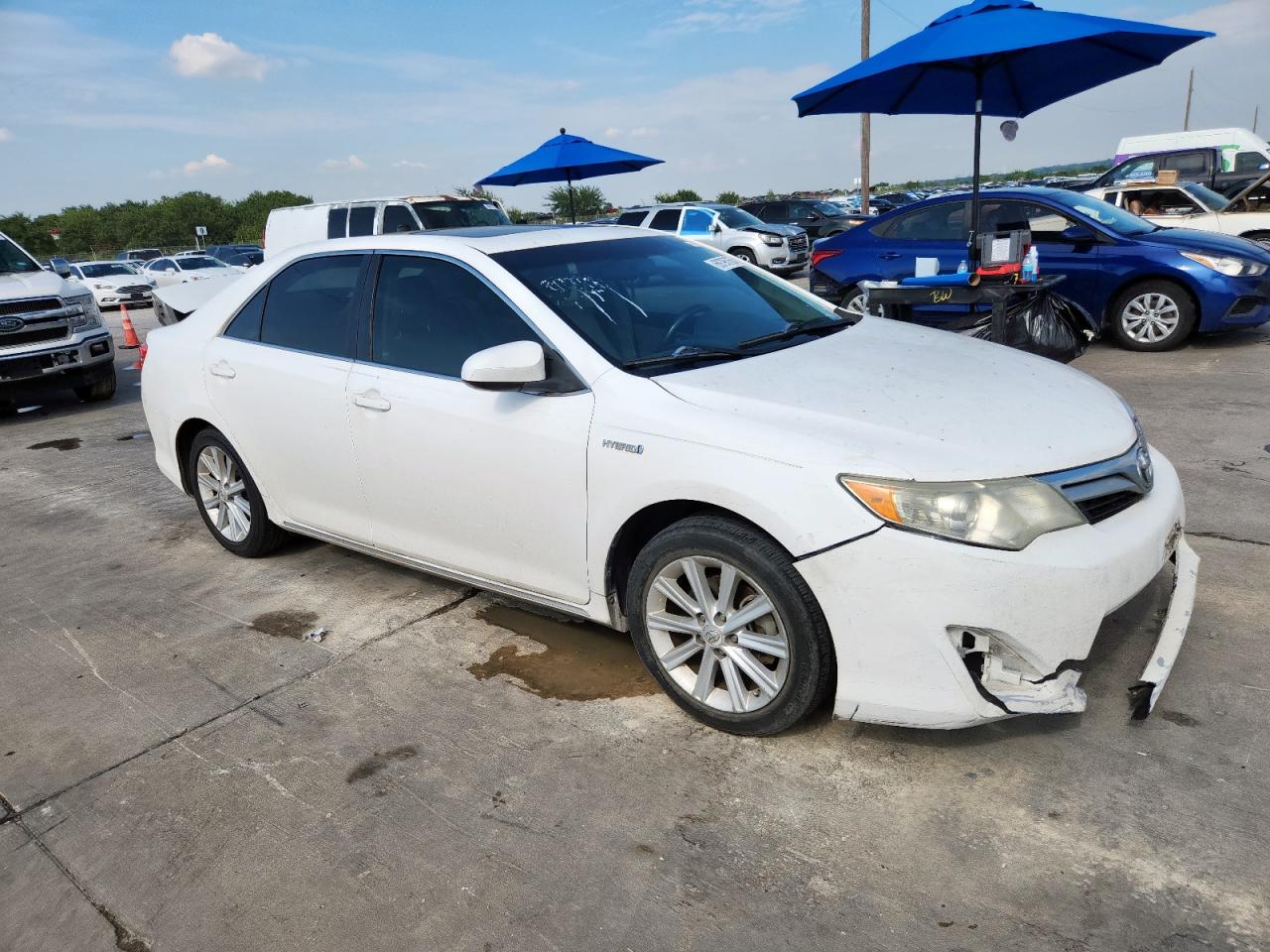 Toyota Camry Hybrid Image 10