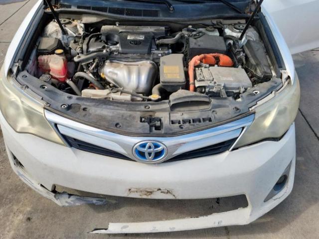 Toyota Camry Hybrid Image 4