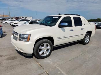  Salvage Chevrolet Avalanche