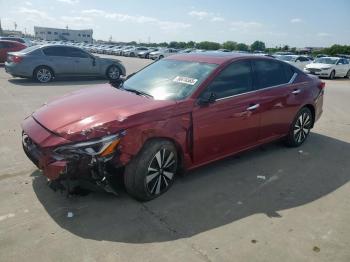  Salvage Nissan Altima