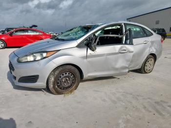  Salvage Ford Fiesta