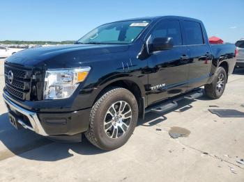  Salvage Nissan Titan