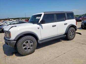  Salvage Ford Bronco