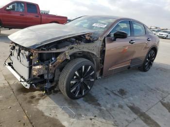  Salvage Toyota Crown Plat