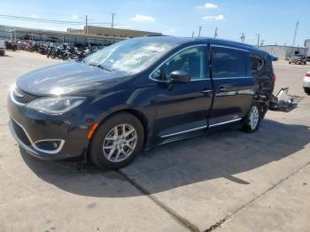  Salvage Chrysler Pacifica