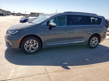  Salvage Chrysler Pacifica