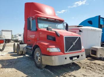  Salvage Volvo Vnm
