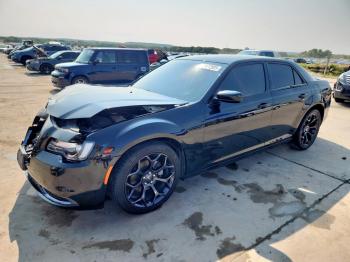  Salvage Chrysler 300