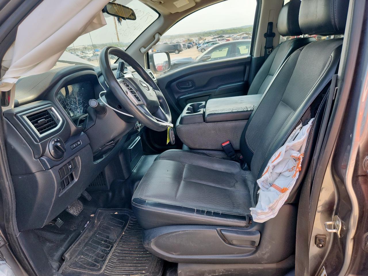 Nissan Titan S Image 13