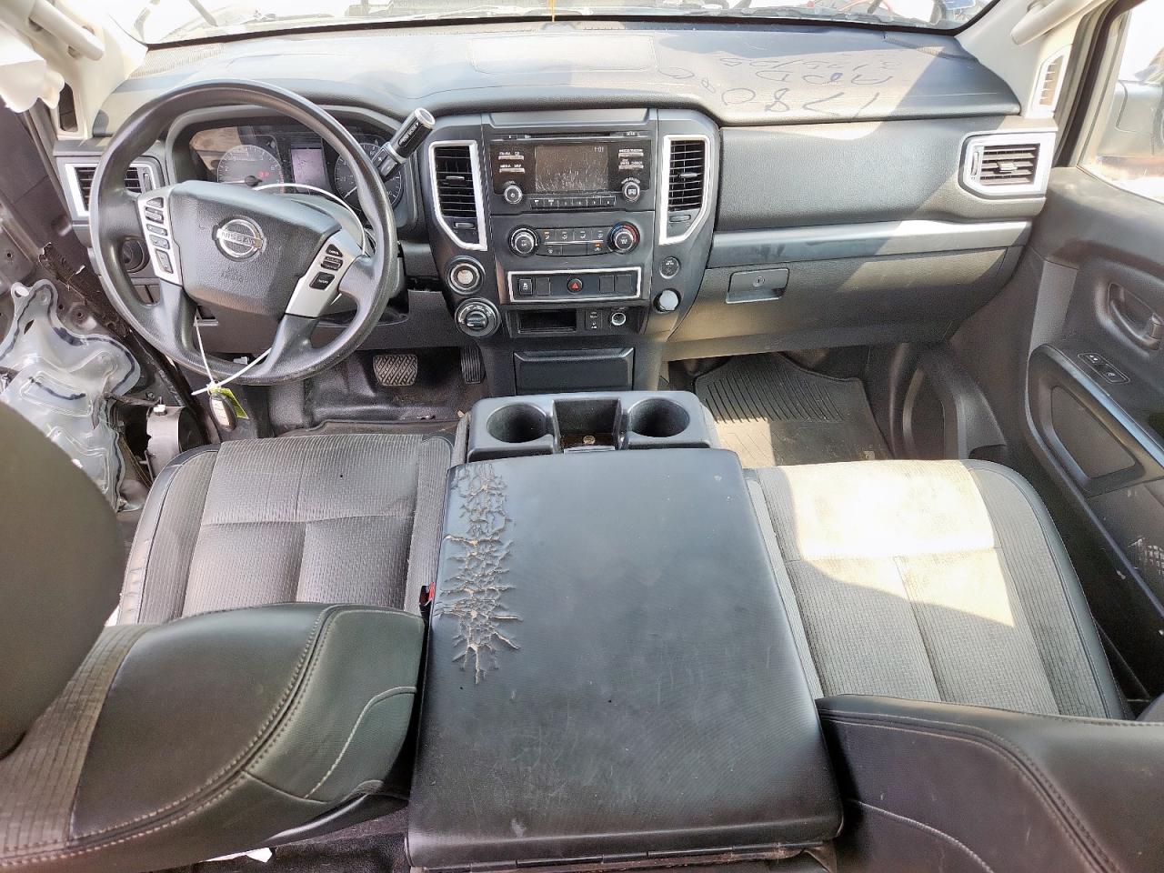 Nissan Titan S Image 12