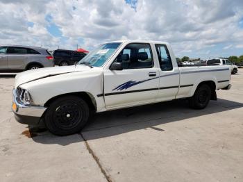  Salvage Toyota Pickup