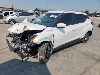  Salvage Nissan Kicks