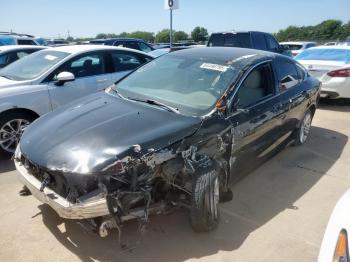 Salvage Chrysler 200