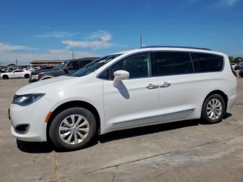  Salvage Chrysler Pacifica