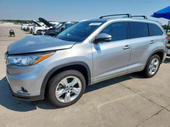  Salvage Toyota Highlander