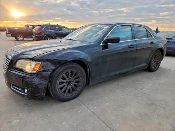  Salvage Chrysler 300