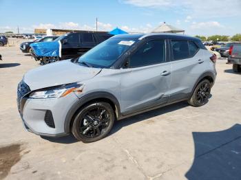  Salvage Nissan Kicks