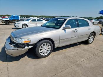  Salvage Lincoln Towncar