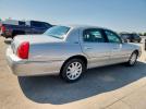Lincoln Towncar Signature Limited Image 9