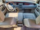 Lincoln Towncar Signature Limited Image 8