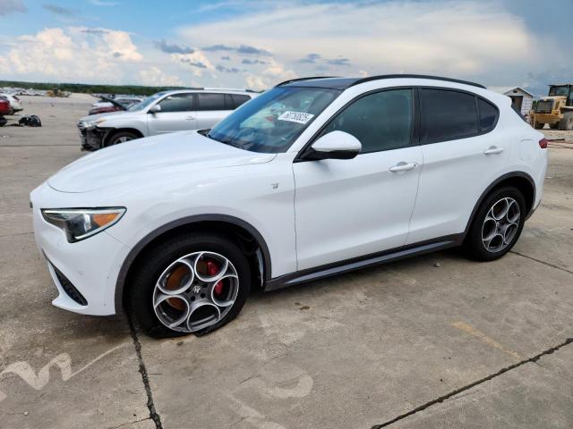  Salvage Alfa Romeo Stelvio