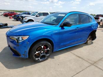  Salvage Alfa Romeo Stelvio